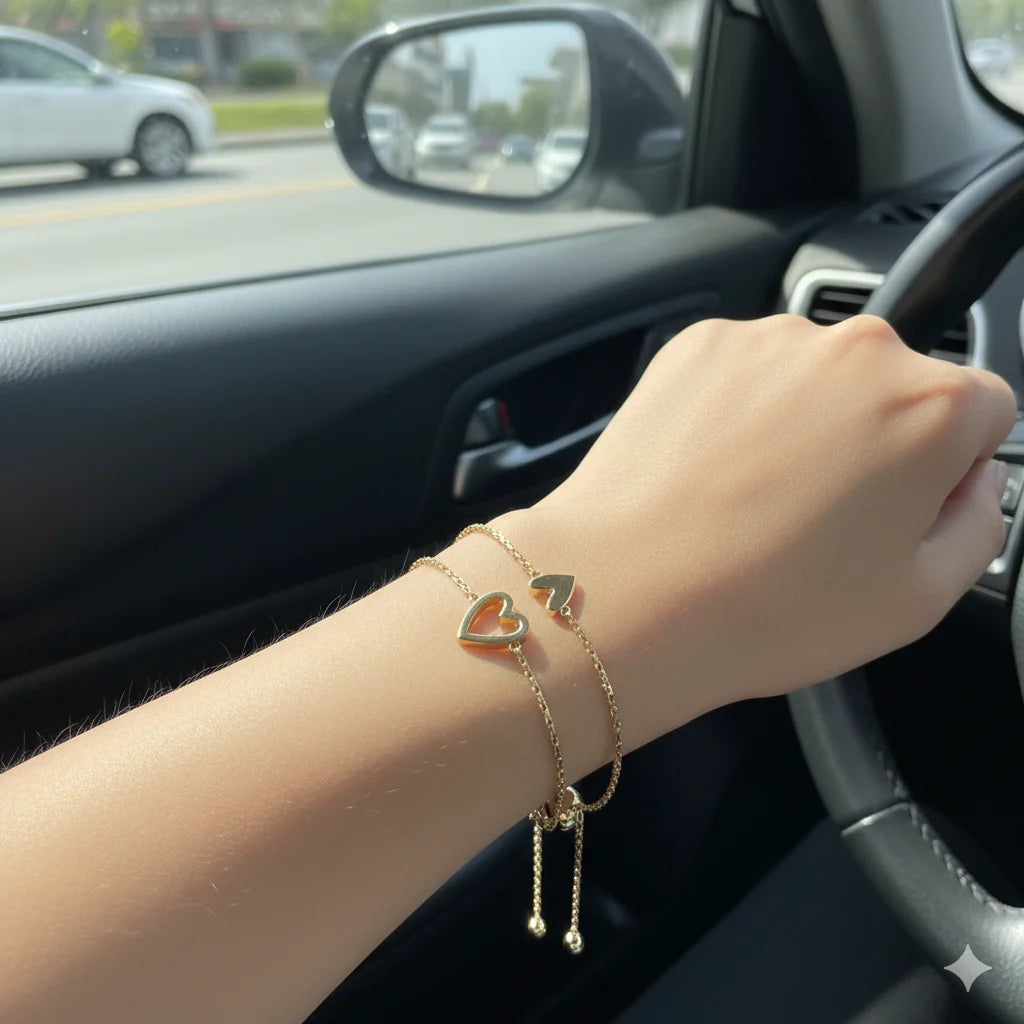 AmoraLink™ – Pulseras a juego con corazones dorados