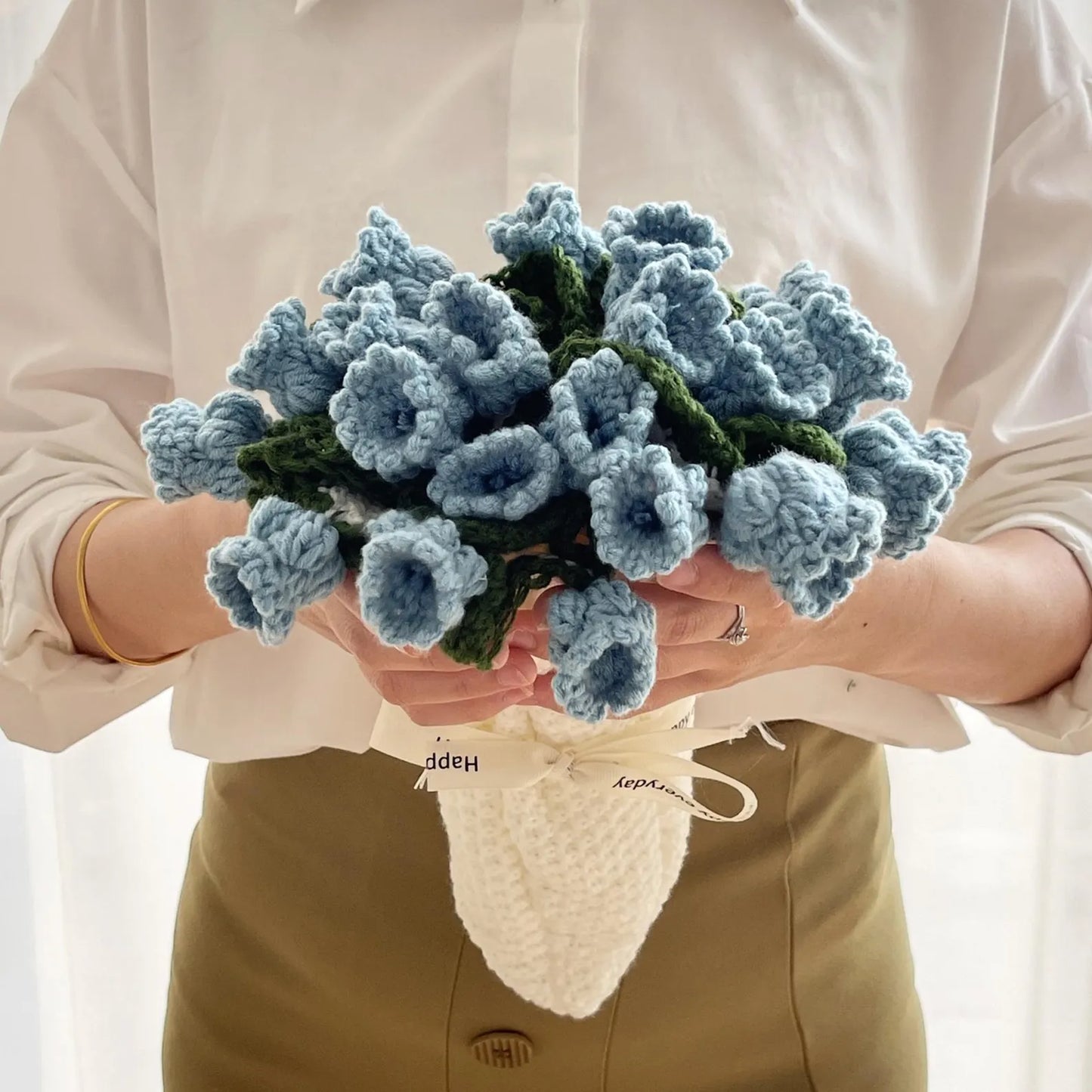Floravía™ – Manta Bouquet Tejida a Mano