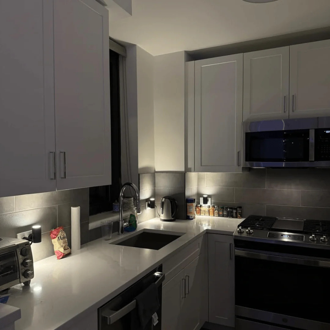 AUREN™ – Lámpara LED de Pared Inteligente