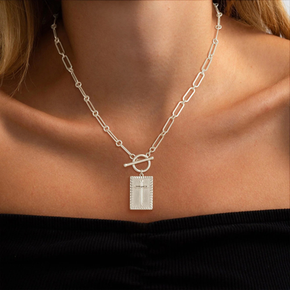 LUMORA™ – Collar Colgante Atemporal
