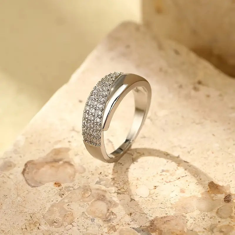 Luzia™ – Anillo ajustable de fuerza y esperanza
