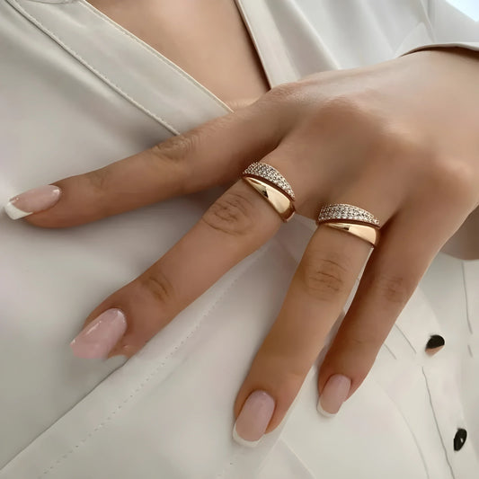 Luzia™ – Anillo ajustable de fuerza y esperanza