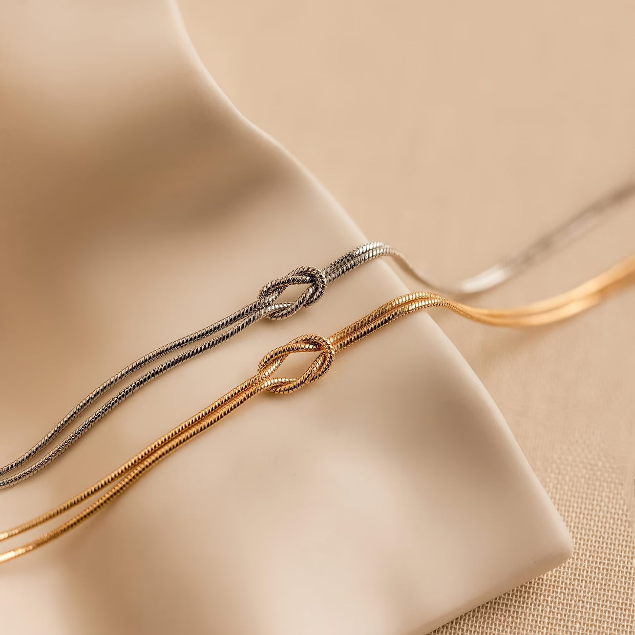 Eterno Lazo™ – Pulsera de Pareja con Nudo