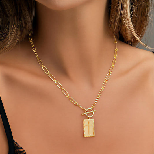 LUMORA™ – Collar Colgante Atemporal