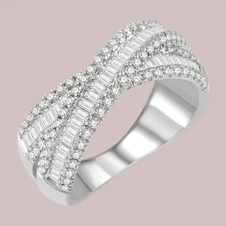 LUCERA™ – Anillo Cruzado Brillo Refinado