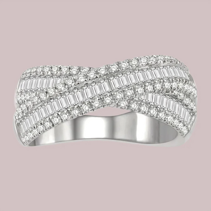 LUCERA™ – Anillo Cruzado Brillo Refinado